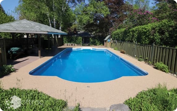Rubber surfacing on a pool deck